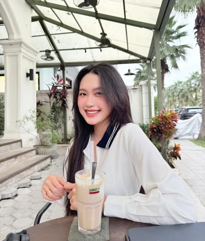 Doan Hai My: The Natural Beauty of Doan Van Hau's Wife Revealed