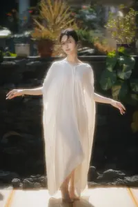 YiTuYu Art Language Vol.8742: Sha Sha's Ethereal Grace by the Pond - A Captivating Visual Journey - image 11