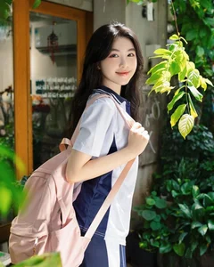 Quyền Linh's Daughter Lọ Lem Stuns with Goddess Beauty at the Airport - image 3