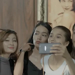 The Incredible Transformation of Le Hoang Phuong: From Background Actor to Queen - image 6
