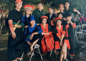Former Child Actress Hong Nhung Amazes Fans with Her Stunning Teenage Transformation - image 5