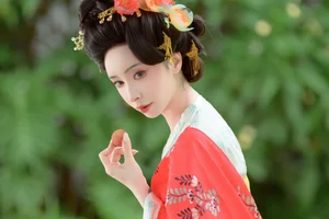 YiTuYu Art Language Vol.9992: A Visual Study of Model Hua Ci - image 5