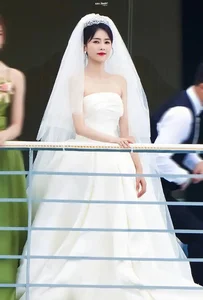 Bai Lu's Stunning Wedding Dress Photos Spark Netizen Controversy - image 1