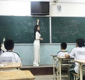 Where Are They Now? The Lives of Three Famous Viral Teachers Who Captured Social Media - image 2