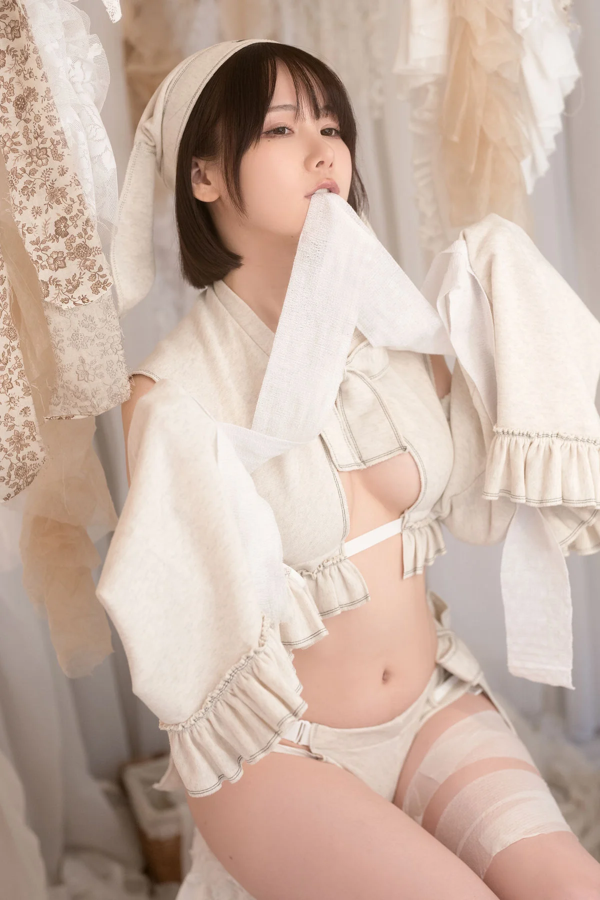 Coser Kenken : Sweet Charm in Fantia 2023.10 Part03 – Captivating Photoshoot by けんけん!