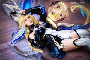 Quynh Alee Cosplay Photoshoot Sparks Controversy: Bold Artistic Expression or Too Much? - image 4