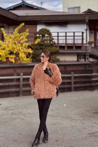 Phanh Lee's Stylish Autumn Escape: Fashion and Travel Inspiration from Japan - image 2