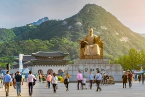 Exploring Gyeongbokgung Palace: Korea's Architectural Masterpiece - image 16