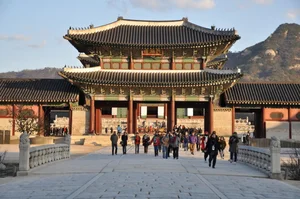 Exploring Gyeongbokgung Palace: Korea's Architectural Masterpiece - image 12