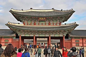 Exploring Gyeongbokgung Palace: Korea's Architectural Masterpiece - image 8