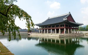 Exploring Gyeongbokgung Palace: Korea's Architectural Masterpiece - image 14