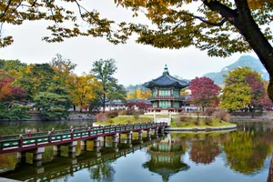 Exploring Gyeongbokgung Palace: Korea's Architectural Masterpiece - image 9