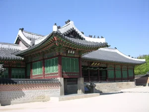Exploring Gyeongbokgung Palace: Korea's Architectural Masterpiece - image 5