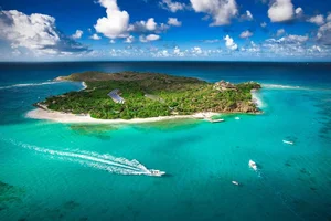 Inside the Ultra-Luxurious Vacations and Private Getaways of the World's Billionaires - image 9