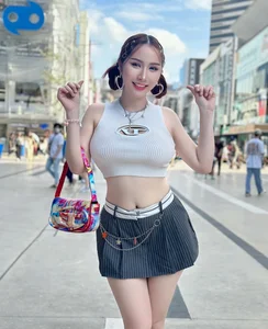 Navigating Public Fashion Boundaries: The Supermarket Style Debate - image 0