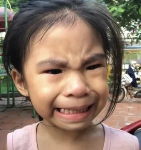 Social Media Trends: The Famous 'Smile' Girl and Heartwarming Viral News - image 15