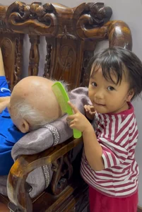 Social Media Trends: The Famous 'Smile' Girl and Heartwarming Viral News - image 3
