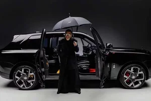 Inside the Rolls-Royce Cullinan Bespoke: A Mobile Art Gallery - image 7