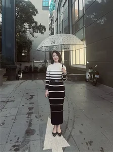 Chic Mix and Match Fashion Guide for the Modern, Stylish Woman - image 3