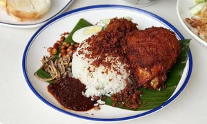 Top 9 Must-Visit Spots to Experience Authentic Nasi Lemak: Malaysia's National Culinary Treasure - image 0