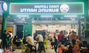 Top 9 Must-Visit Spots to Experience Authentic Nasi Lemak: Malaysia's National Culinary Treasure - image 1