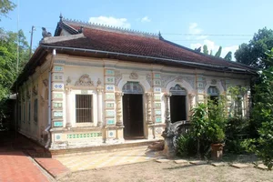 Traditional Vietnamese Architecture: Understanding the Charm of the 3-Room, 2-Wing House - image 2