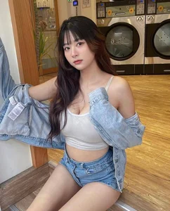 Rising Twitch Streamer Yolo Receives Temporary Ban After Wardrobe Malfunction - image 8