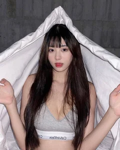 Rising Twitch Streamer Yolo Receives Temporary Ban After Wardrobe Malfunction - image 5