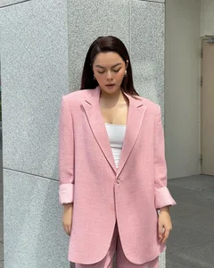 How Singer Pham Quynh Anh Stays Youthful at 40 with 4 Key Fashion Staples - image 3