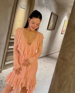 How Singer Pham Quynh Anh Stays Youthful at 40 with 4 Key Fashion Staples - image 6