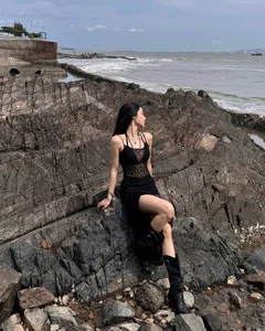 Popular Teacher Streamer Breaks Stereotypes with Stunning Beachside Bikini Photos - image 4