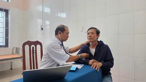 The Dedicated Doctor Protecting Health on Con Co Island: A Story of Sacrifice - image 2