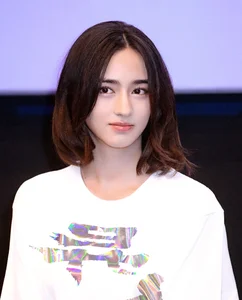 The Captivating Beauty of the 21-Year-Old Star from 'Ip Man' - image 11