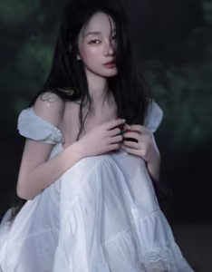 Jun Vu's New Photoshoot Goes Viral: Alluring Dewy Beauty with Cherry Tomatoes - image 7