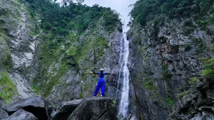 Conquering Hung Ngan Waterfall: A Hidden Gem in the Wild Forests of Quang Ngai - image 10