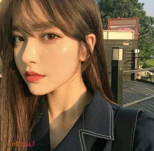 Radiant K-Beauty Inspiration: Sweet and Elegant Korean Girl Aesthetic - image 14