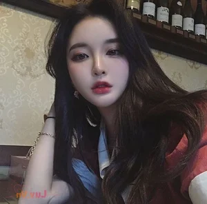 Radiant K-Beauty Inspiration: Sweet and Elegant Korean Girl Aesthetic - image 12