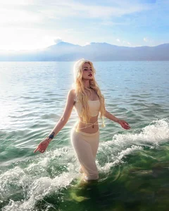 Stunning Sea Goddess Photoshoot: Influencer Cham Sua Captivates in Ethereal Ocean-Inspired Fashion Gallery - image 6