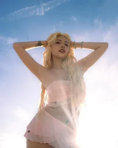 Stunning Sea Goddess Photoshoot: Influencer Cham Sua Captivates in Ethereal Ocean-Inspired Fashion Gallery - image 4