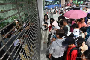 Massive Crowds Experience the New Ben Thanh Suoi Tien Metro Line - image 5