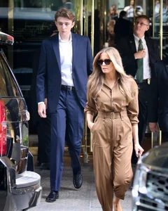 Barron Trump's Elegant Style: How the Youngest Trump Commands Attention Effortlessly - image 5