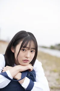 Elegant Miu Shirahama Pure White Digital Photo Book: Stunning Japanese Model Photography Collection from Manga Action - image 11