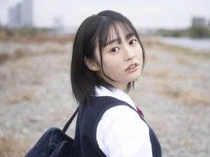 Elegant Miu Shirahama Pure White Digital Photo Book: Stunning Japanese Model Photography Collection from Manga Action - image 4