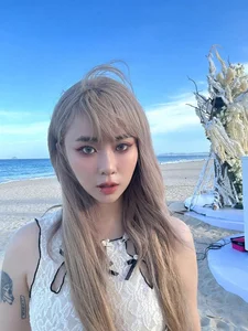 MisThy Shines on the Red Carpet with Heart-Melting Natural Beauty - image 0