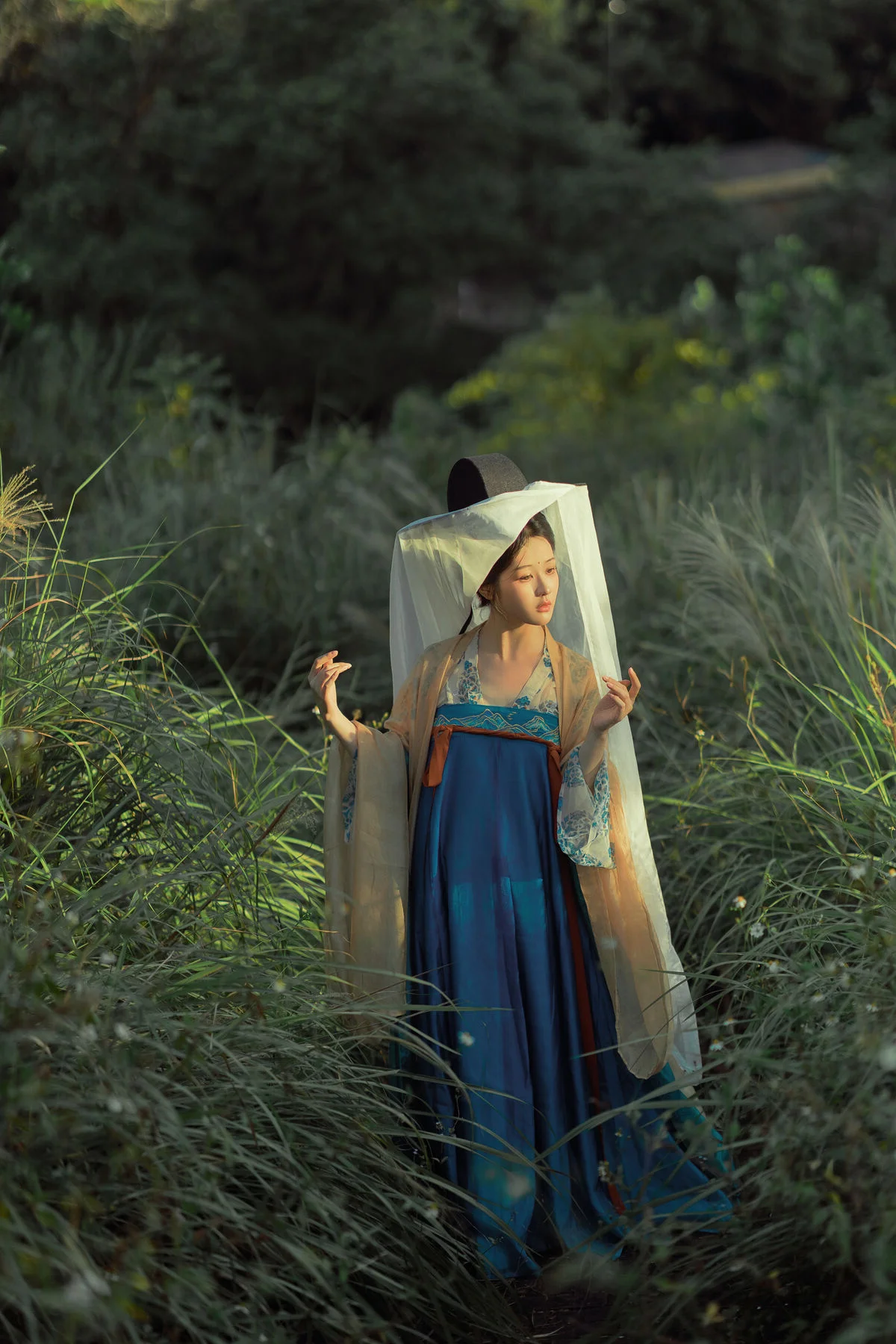 Ethereal Visuals in YiTuYu Art Language Vol.7962 Starring Shen Ci Xing Xing
