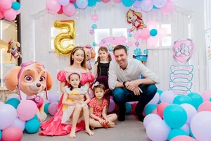 Actress Lan Phuong Celebrates Second Pregnancy with Tall Husband David Duffy at Age 40 - image 5