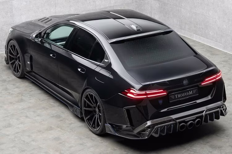 Tuned BMW M5 Mansory: Over 830 HP and Aggressive Design Captivate All Eyes