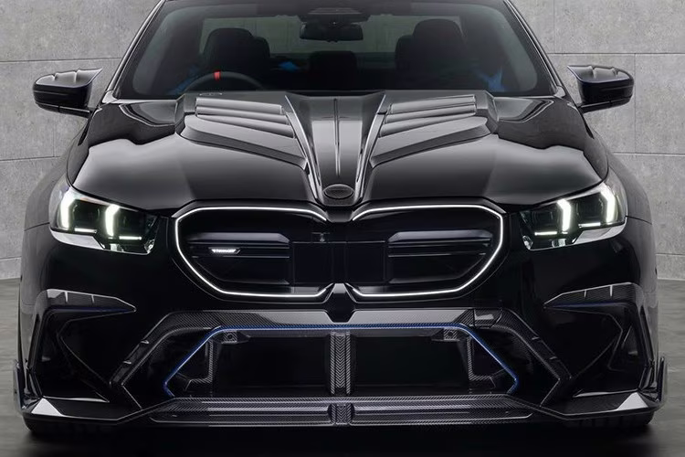Tuned BMW M5 Mansory: Over 830 HP and Aggressive Design Captivate All Eyes