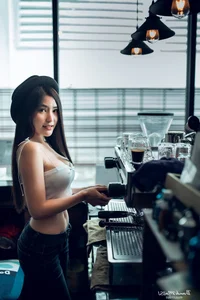 Stunning Gallery of Thai Beauty Namfar Wareekun: A Blend of Elegance and Youthful Charm - image 31