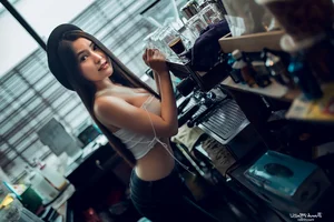 Stunning Gallery of Thai Beauty Namfar Wareekun: A Blend of Elegance and Youthful Charm - image 9